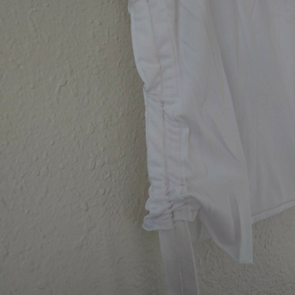 Kendall and Kylie Runched side tie tee - Picture 6 of 8